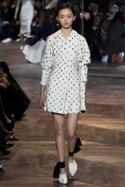 Look 25